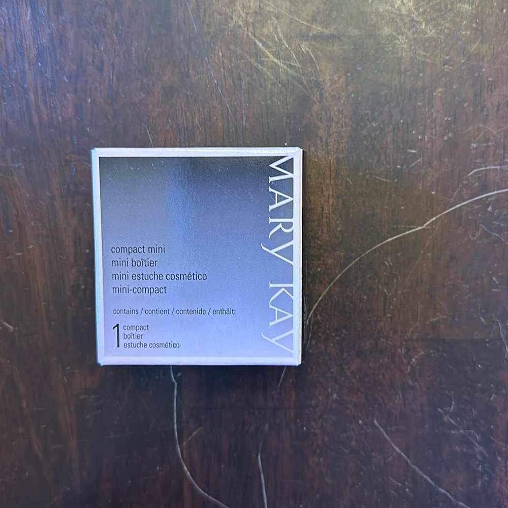 NIB Mary Kay Compact Mini 040752